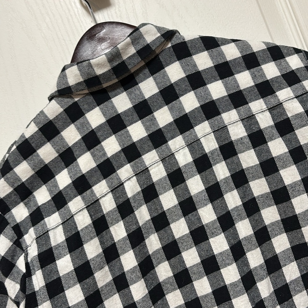 Madewell women’s button down shirt, size xs - Picture 6 of 8